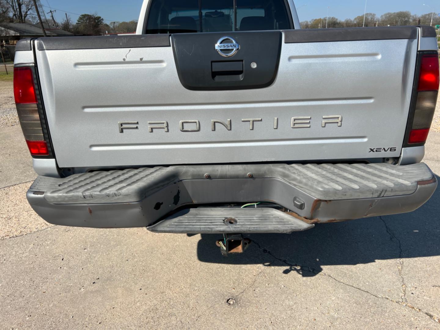 2004 Silver /Gray Nissan Frontier XE (1N6ED26T24C) with an V6 engine, Automatic transmission, located at 4520 Airline Hwy, Baton Rouge, LA, 70805, (225) 357-1497, 30.509325, -91.145432 - 2004 Nissan Frontier XE V6 Gas, 160K Miles, Power Windows & Locks Spray, Paint Chip On Drivers ExCab & Dent In Rear Bumper. NO IN HOUSE FINANCING. FOR INFO PLEASE CONTACT JEFF AT 225 357-1497 CHECK OUT OUR A+ RATING WITH THE BETTER BUSINESS BUREAU WE HAVE BEEN A FAMILY OWNED AND OPERATED BUSINESS A - Photo#6